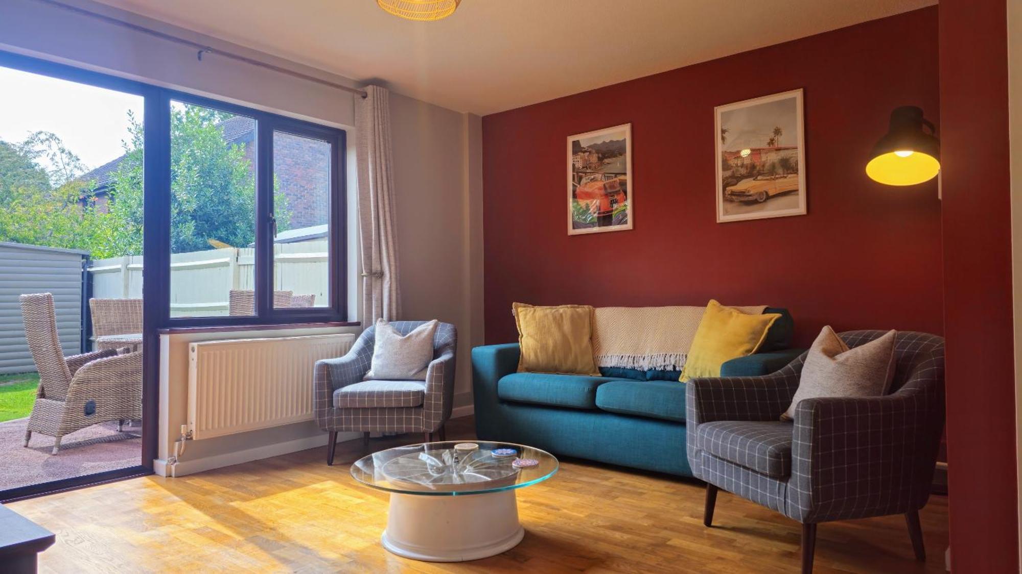 Grassmere - 3 Bed House With Private Garden Horley Kültér fotó